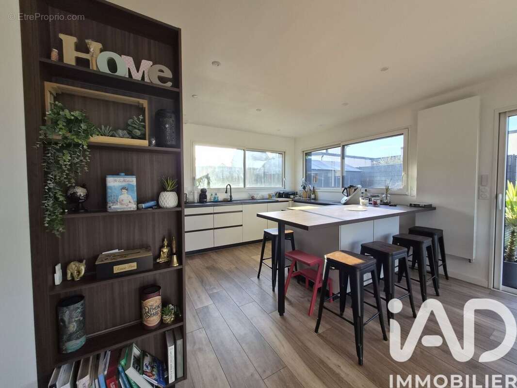 Photo 2 - Maison à FOUGERES