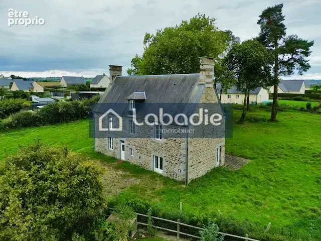 Proche toutes commodités, belle maison en pierres de 188m2, terrain de 3946m2 (possibilité plus). - photo 4