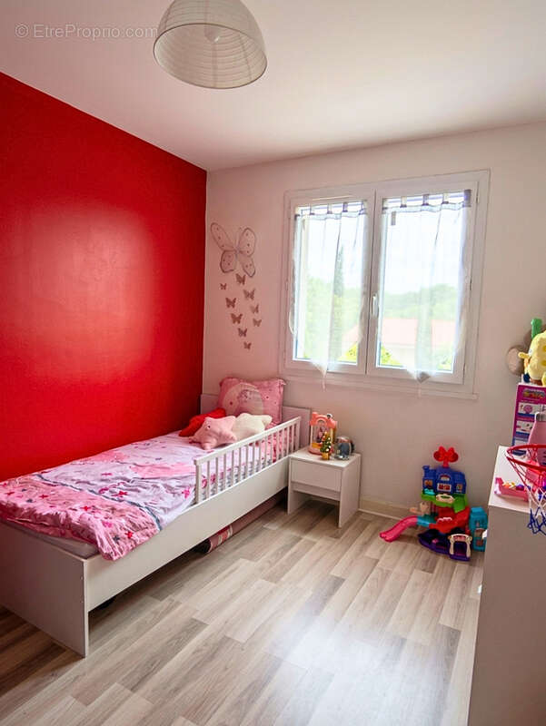INVESTISSEMENT MEUBLÉ  T3 loué de 68m2 - proche centre NIORT - photo 10