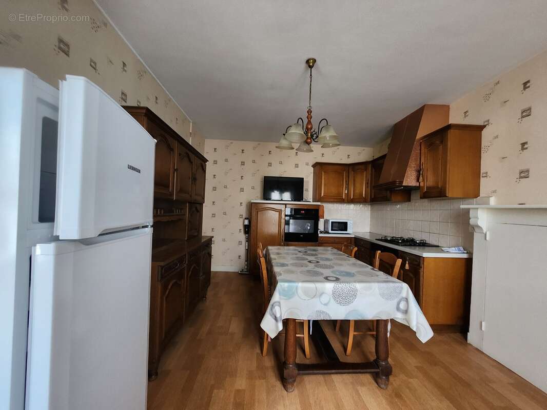 Maison à CONDAT-SUR-VIENNE