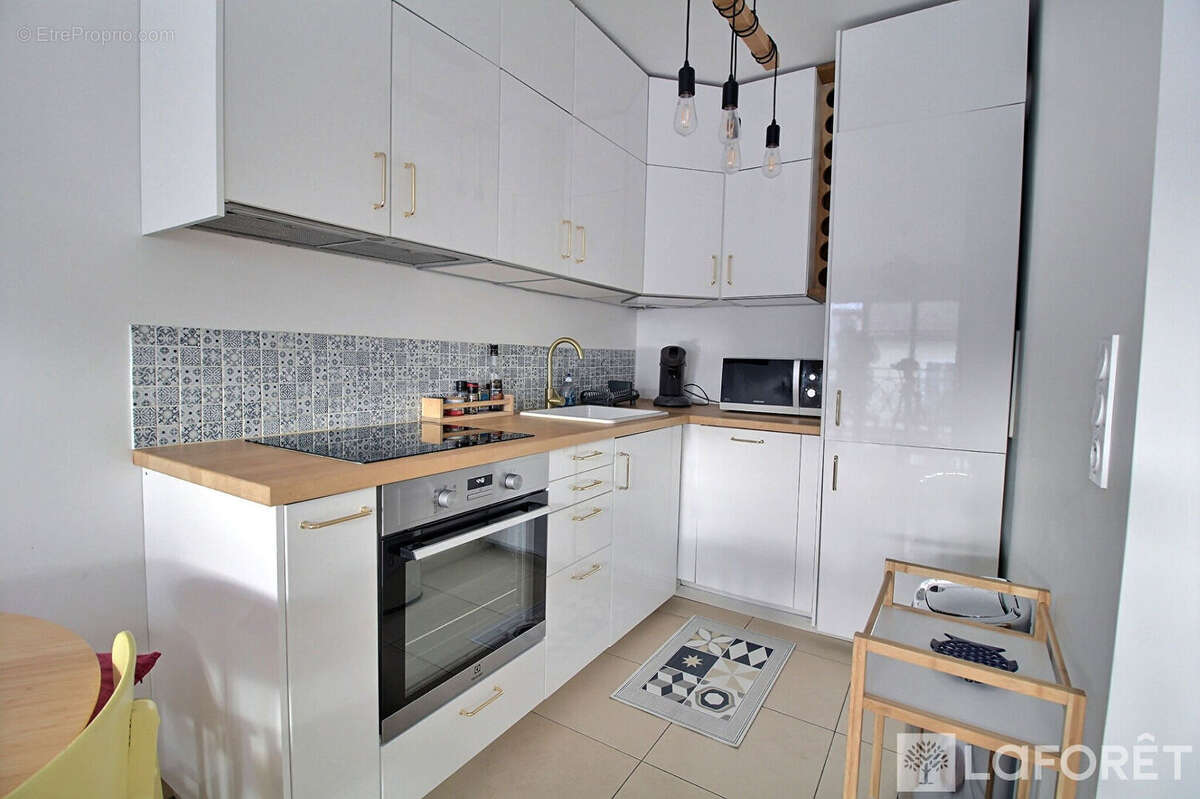 Appartement à LA GARENNE-COLOMBES
