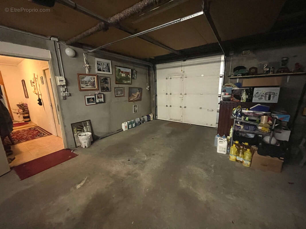 Maison 213m²  Créez Deux Espaces de Vie Indépendants à Yzeure - photo 8