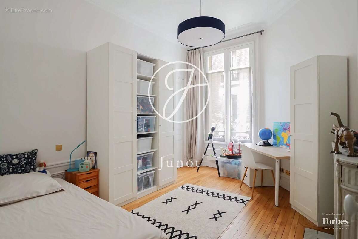 Appartement à PARIS-6E