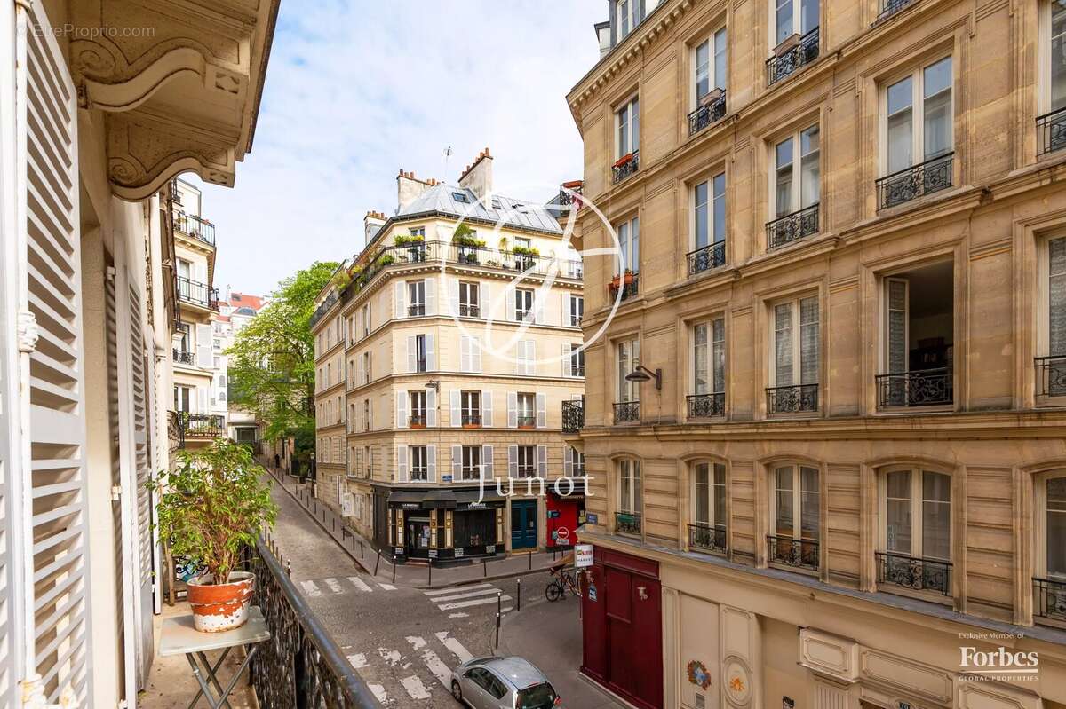 Appartement à PARIS-18E