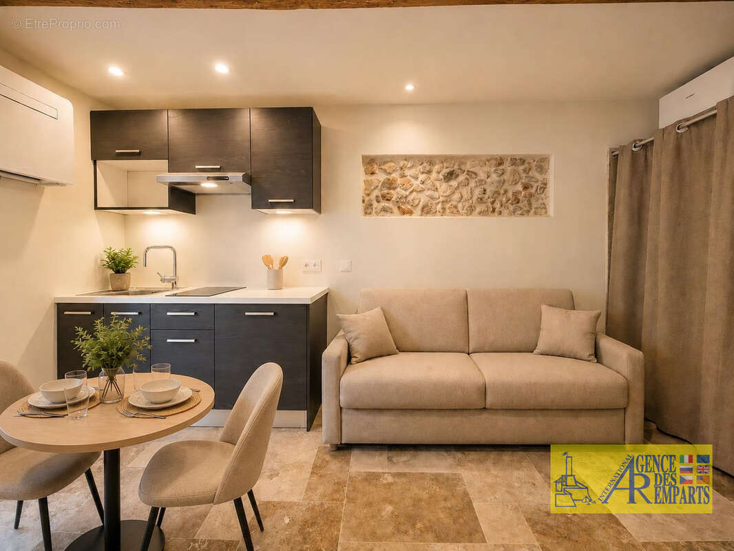 Studio rénové avec mezzanine   Vieil Antibes - photo 2