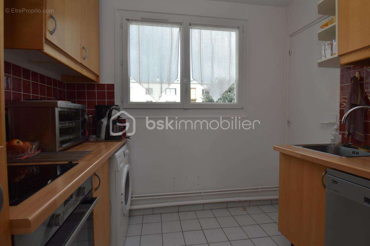 Appartement à LES CLAYES-SOUS-BOIS