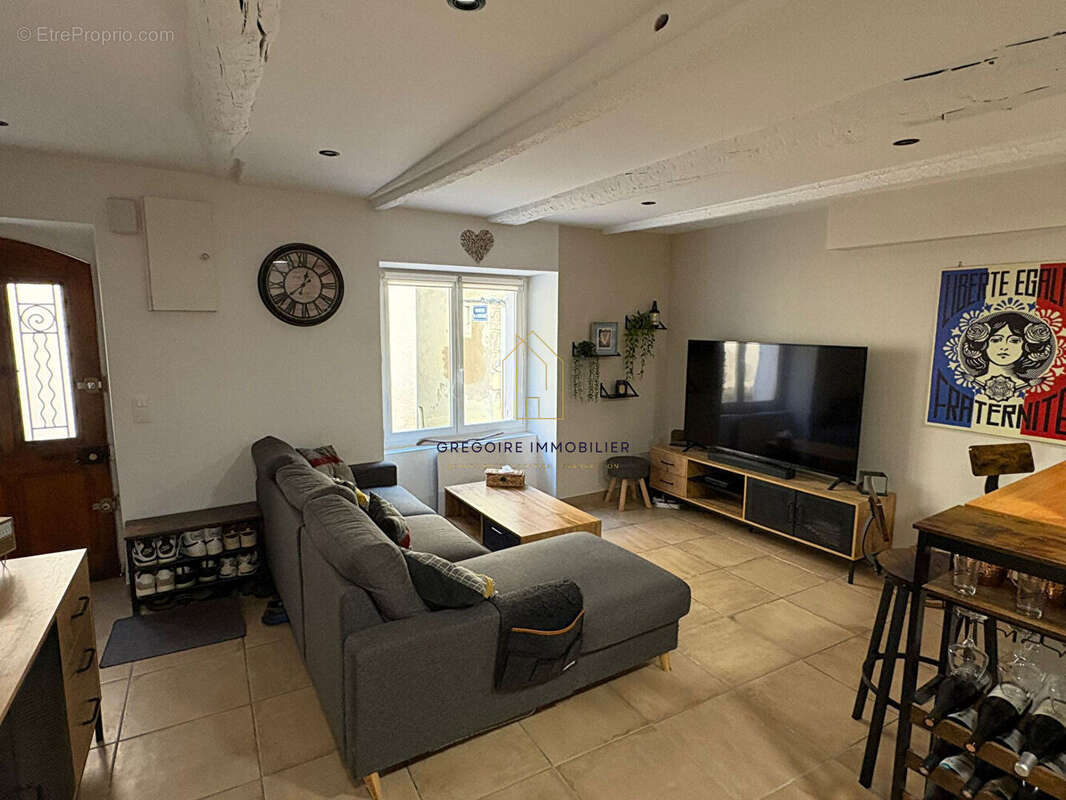 Maison à LA TOUR-D&#039;AIGUES