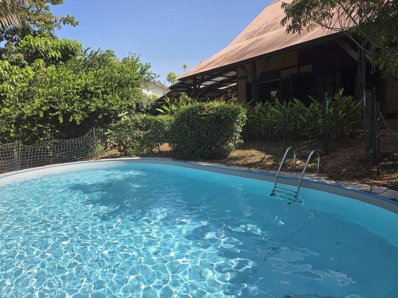 Maison à REMIRE-MONTJOLY