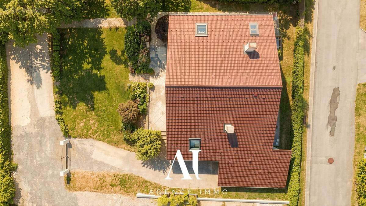 Maison 266 m² à Gex  - photo 8