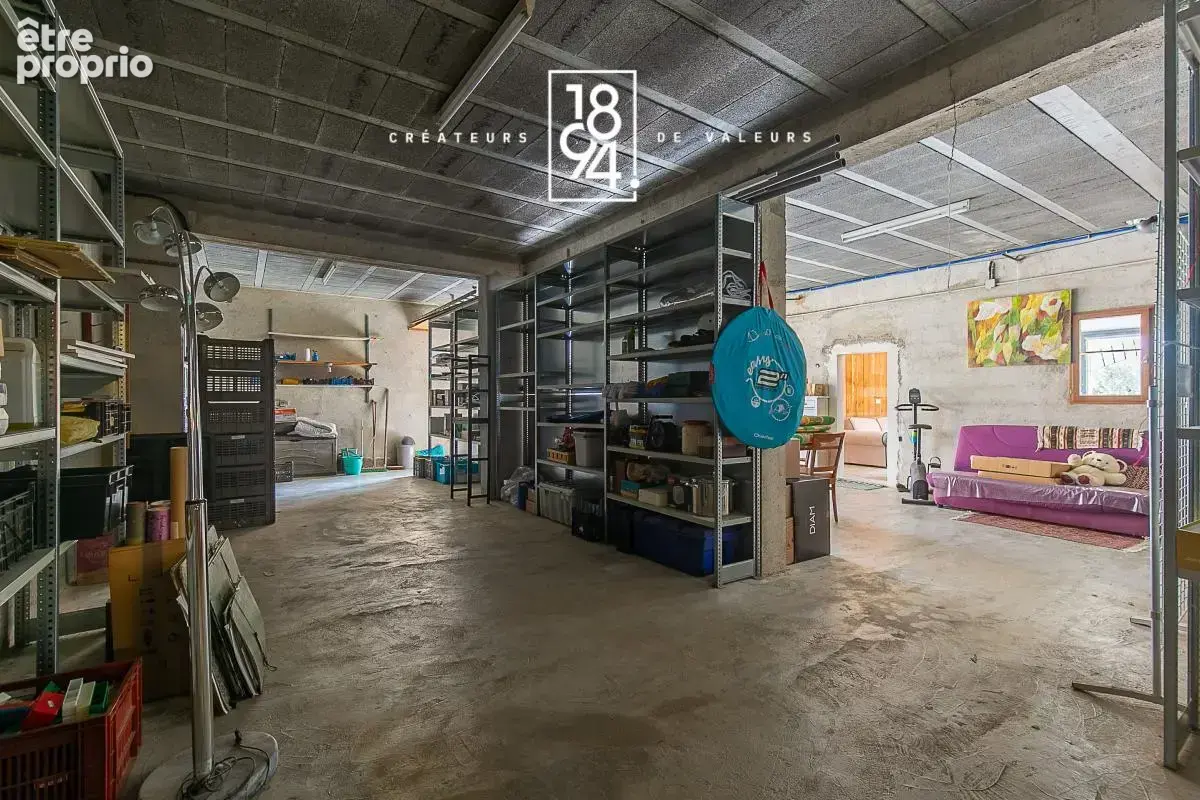 À la vente, villa familiale t5 + t3, terrain paysagé & piscine à lauris 84360 - photo 27