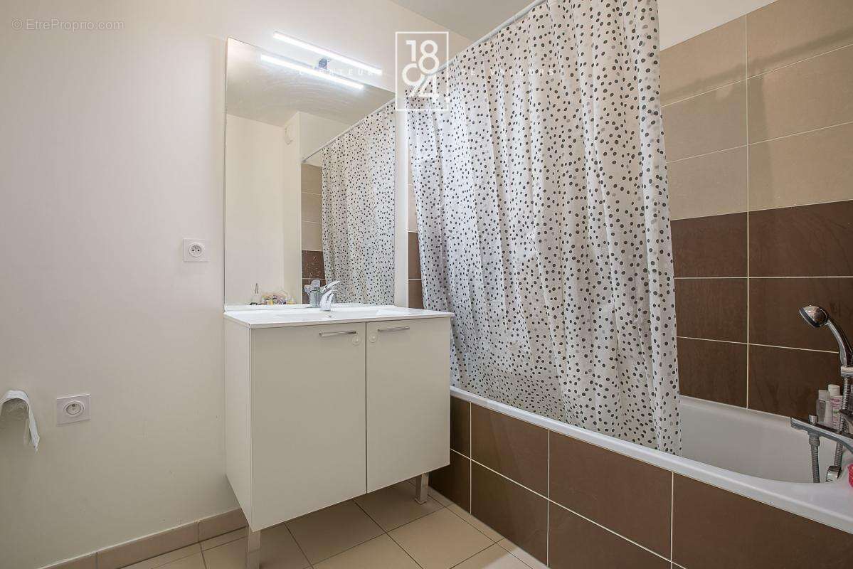 Appartement à MARSEILLE-9E