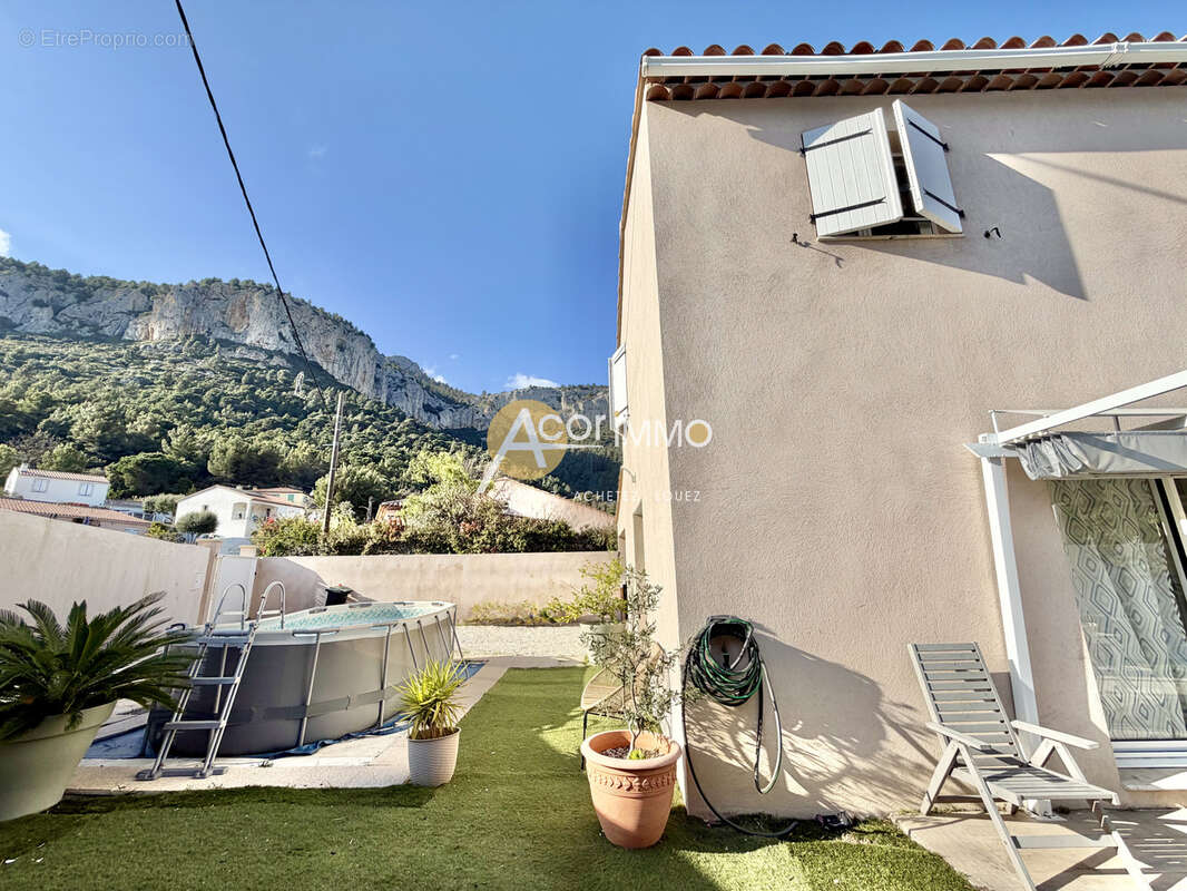 Maison à LE REVEST-LES-EAUX