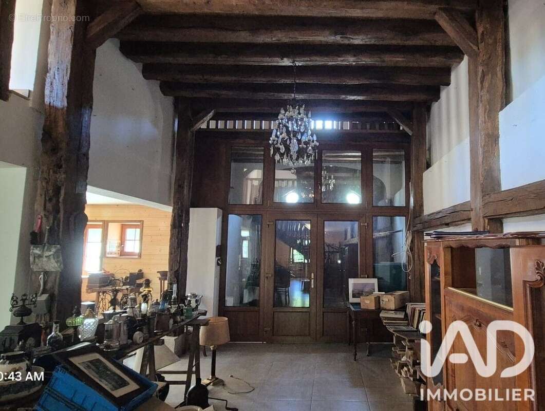 Maison 464 m² à Doucier  - photo 4