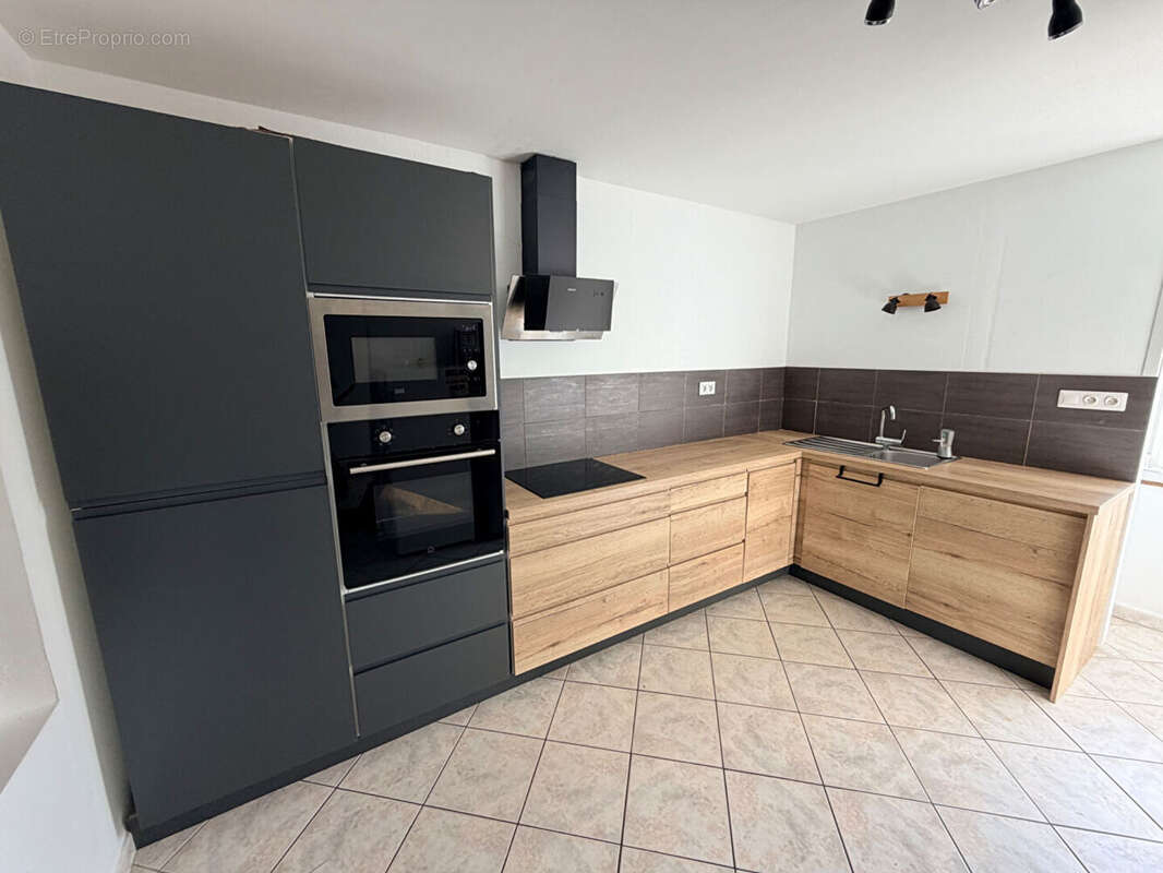 Maison de village L'isle d'Abeau 5 pièce(s) 121 m2 - photo 4