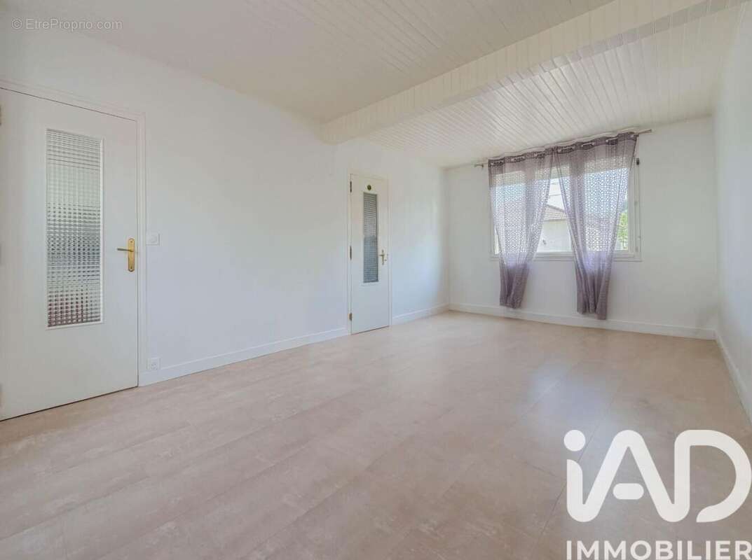 Photo 2 - Maison à TAVERNY