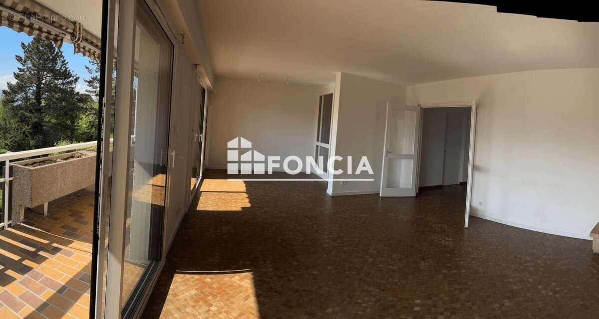 Appartement à SAINT-ISMIER