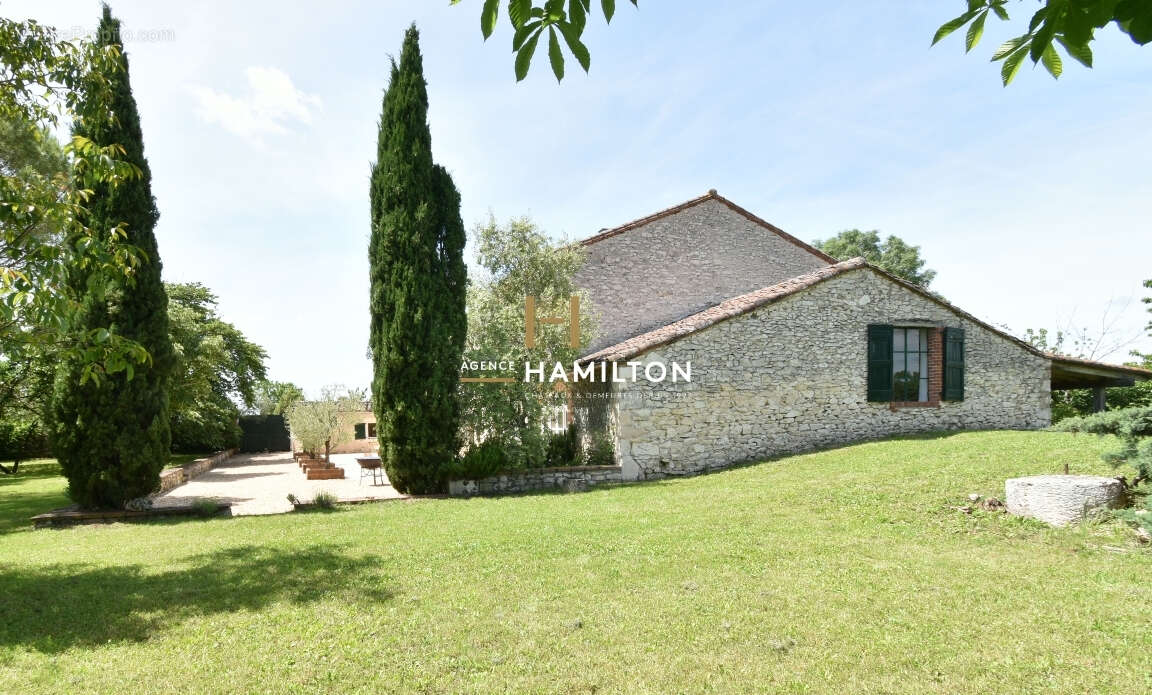 Propriete de campagne du xixe siecle - parc, puits, four a pain, salle polyvalente - photo 17