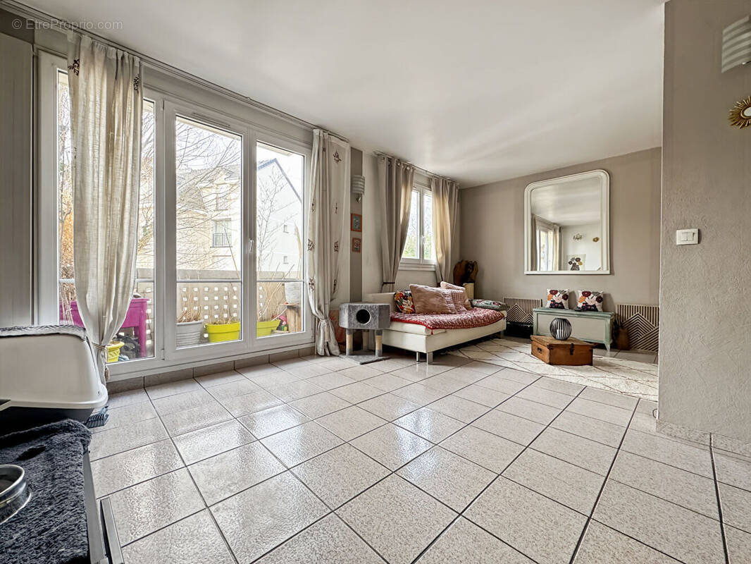Appartement à ROSNY-SOUS-BOIS