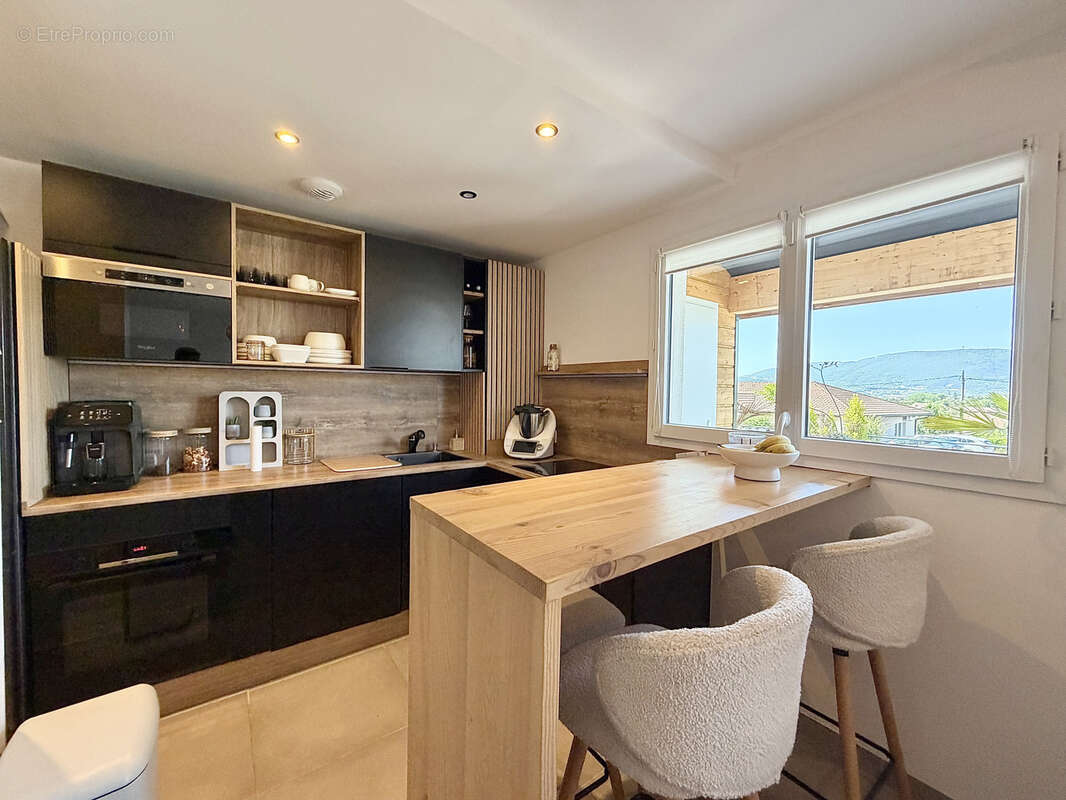 Appartement à CRANVES-SALES