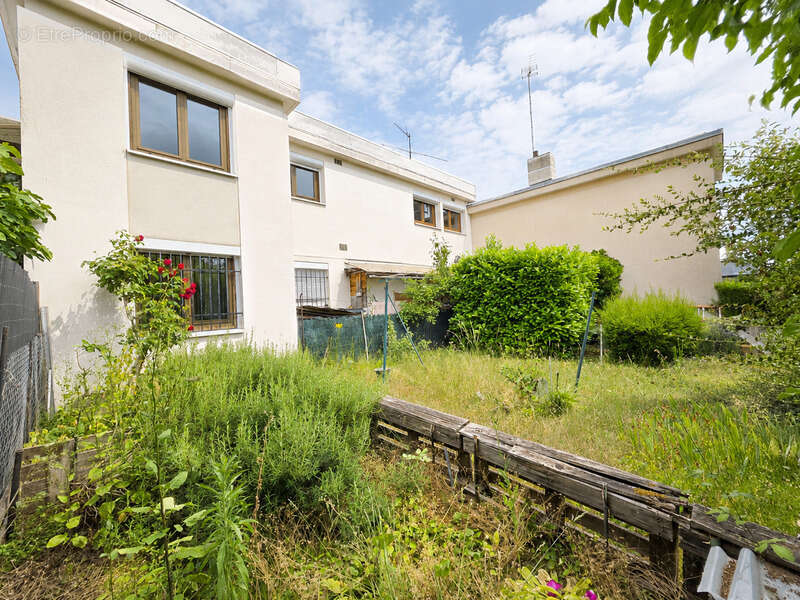 Chenôve - Maison 4 chambres avec garage et vue dégagée - photo 3
