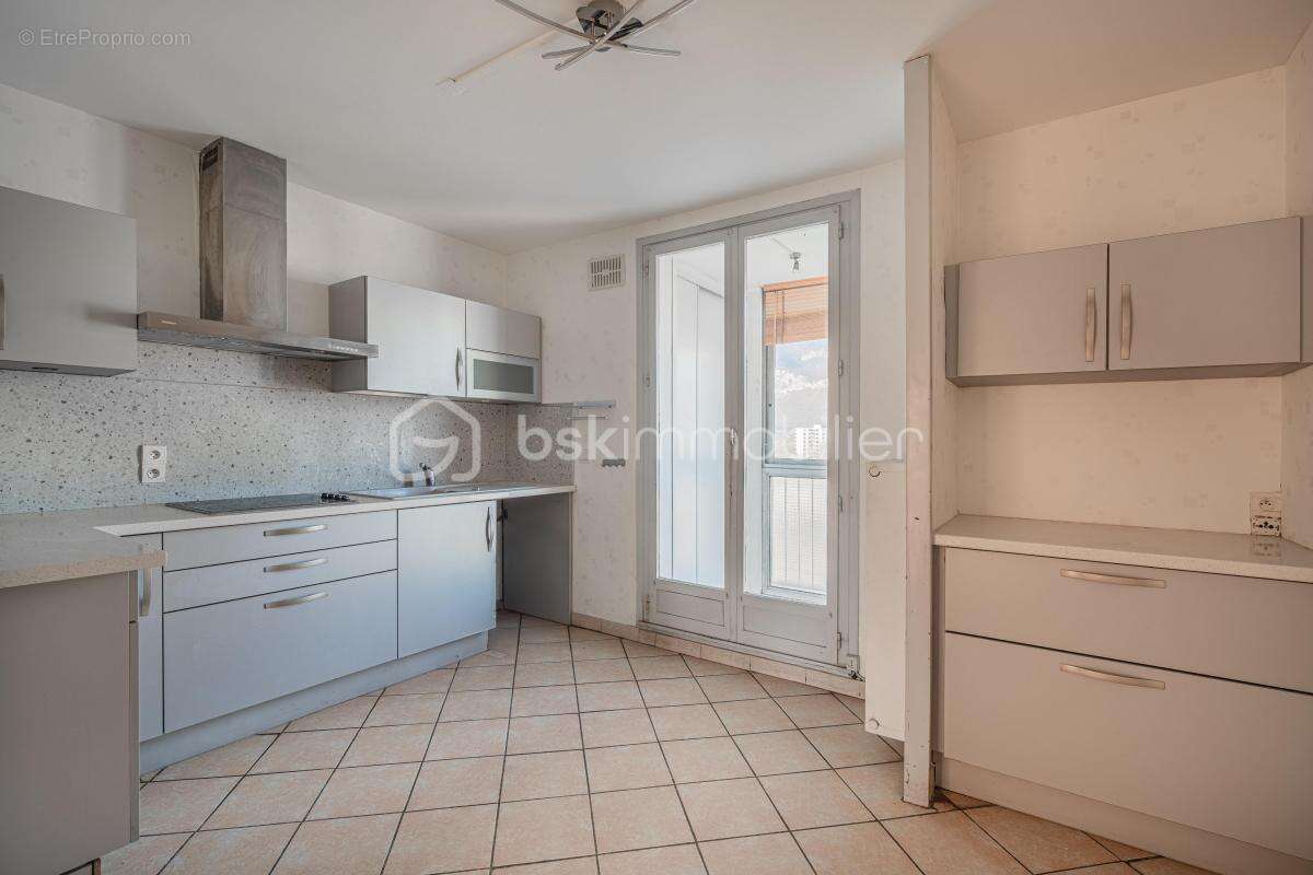 Appartement à LE PONT-DE-CLAIX
