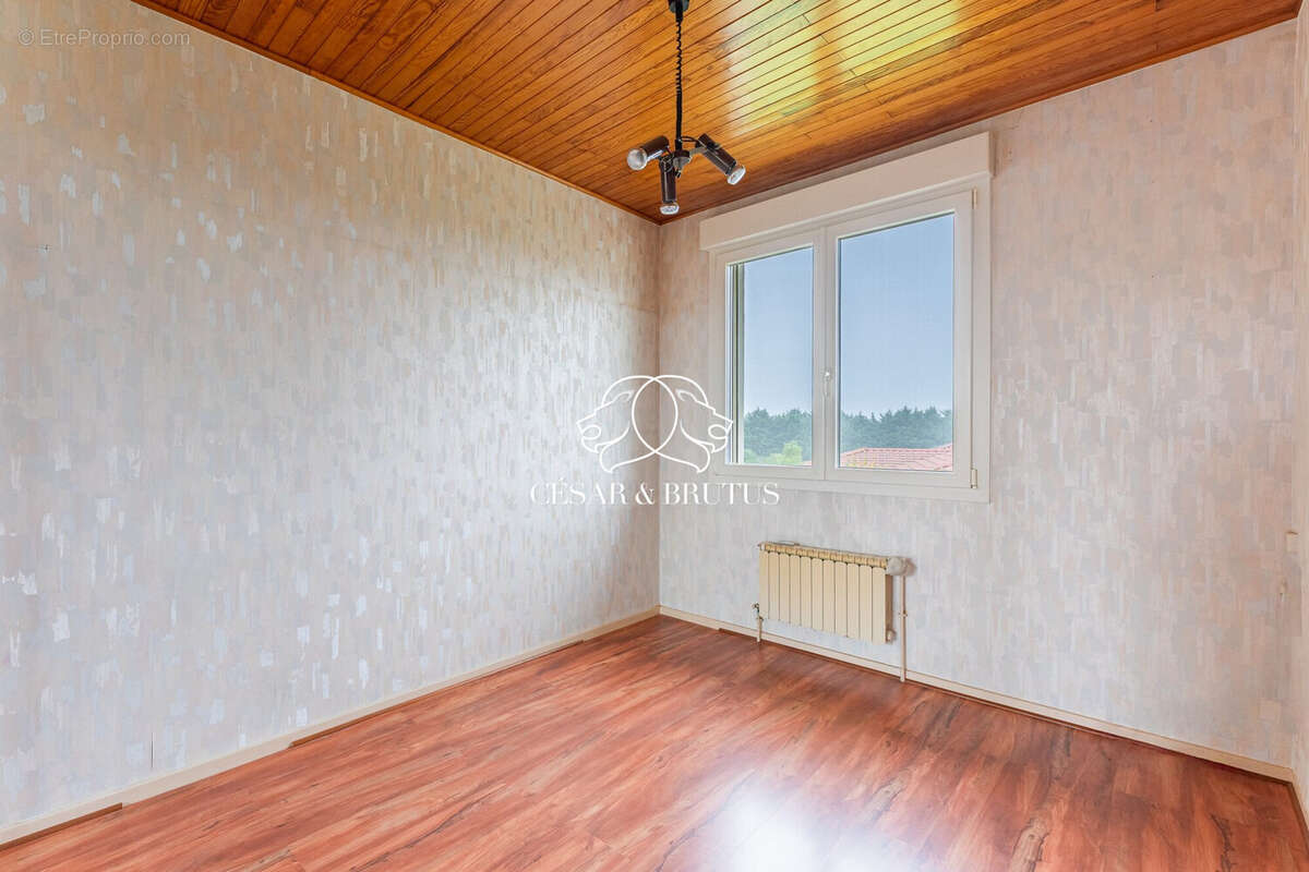 Maison à BRESSOLLES