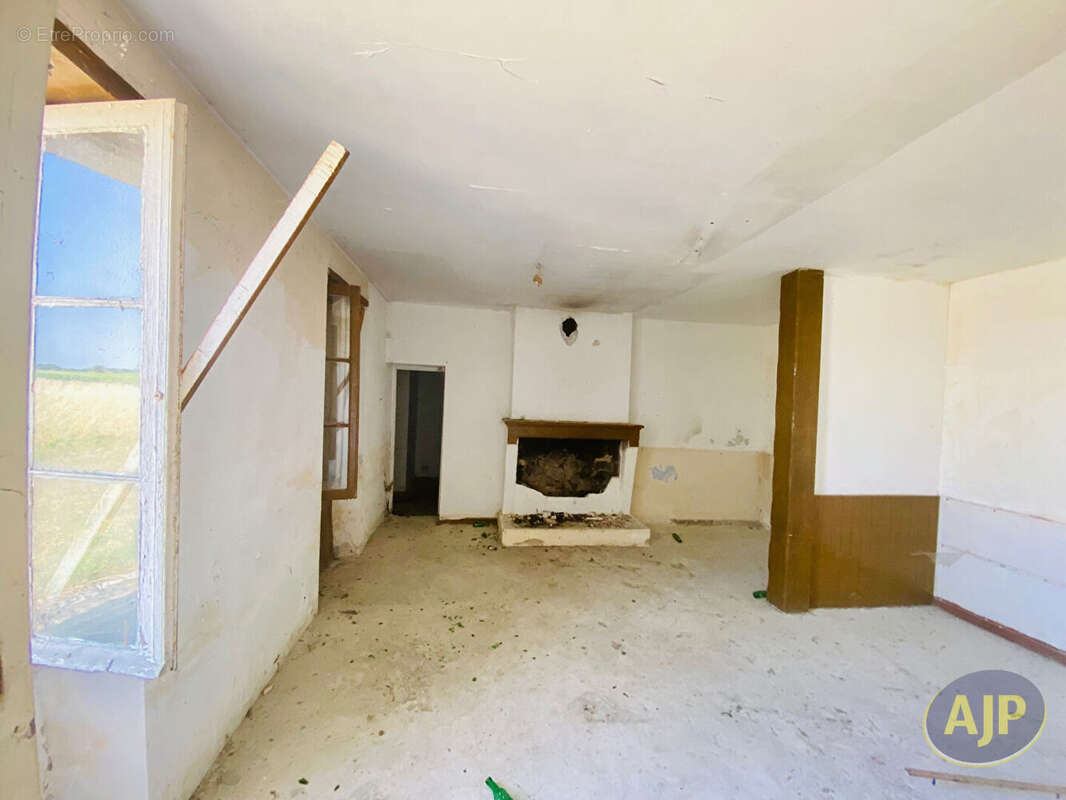 Maison à COUQUEQUES