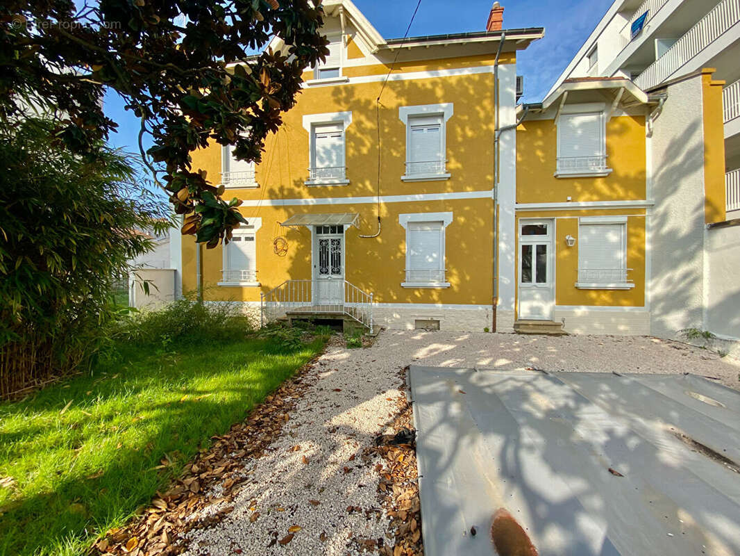 Maison à VILLEFRANCHE-SUR-SAONE