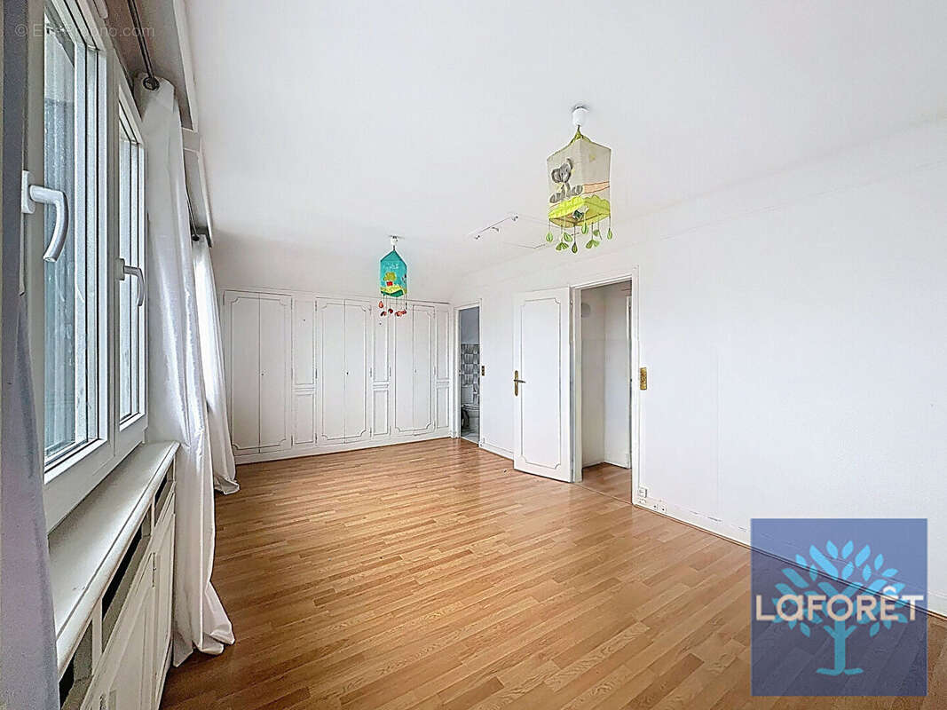 Maison à VIGNEUX-SUR-SEINE