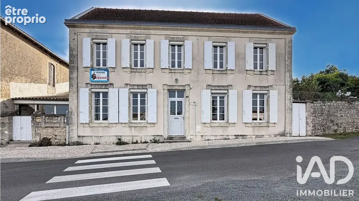 Photo 1 - Maison à SAINT-SAVINIEN