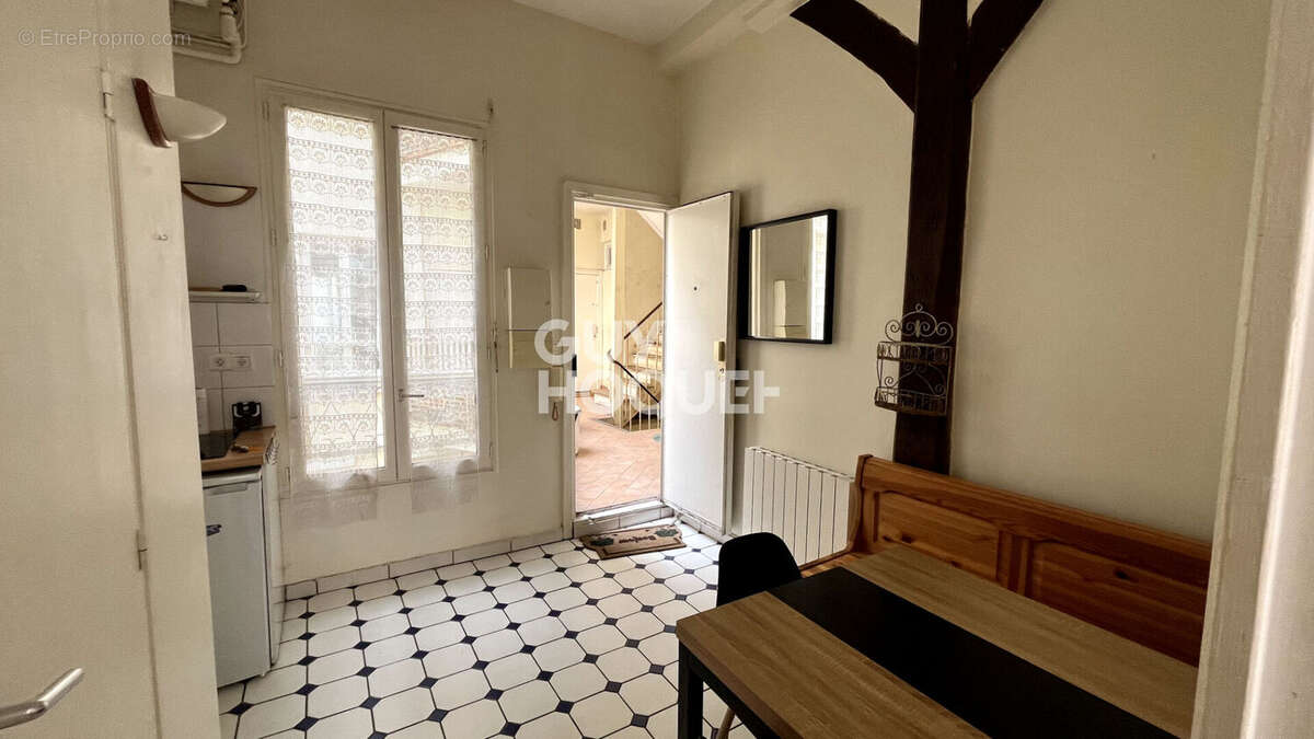 2 pièces plein de charme au coeur de la rue de Charenton - 31 m2 au sol - photo 5