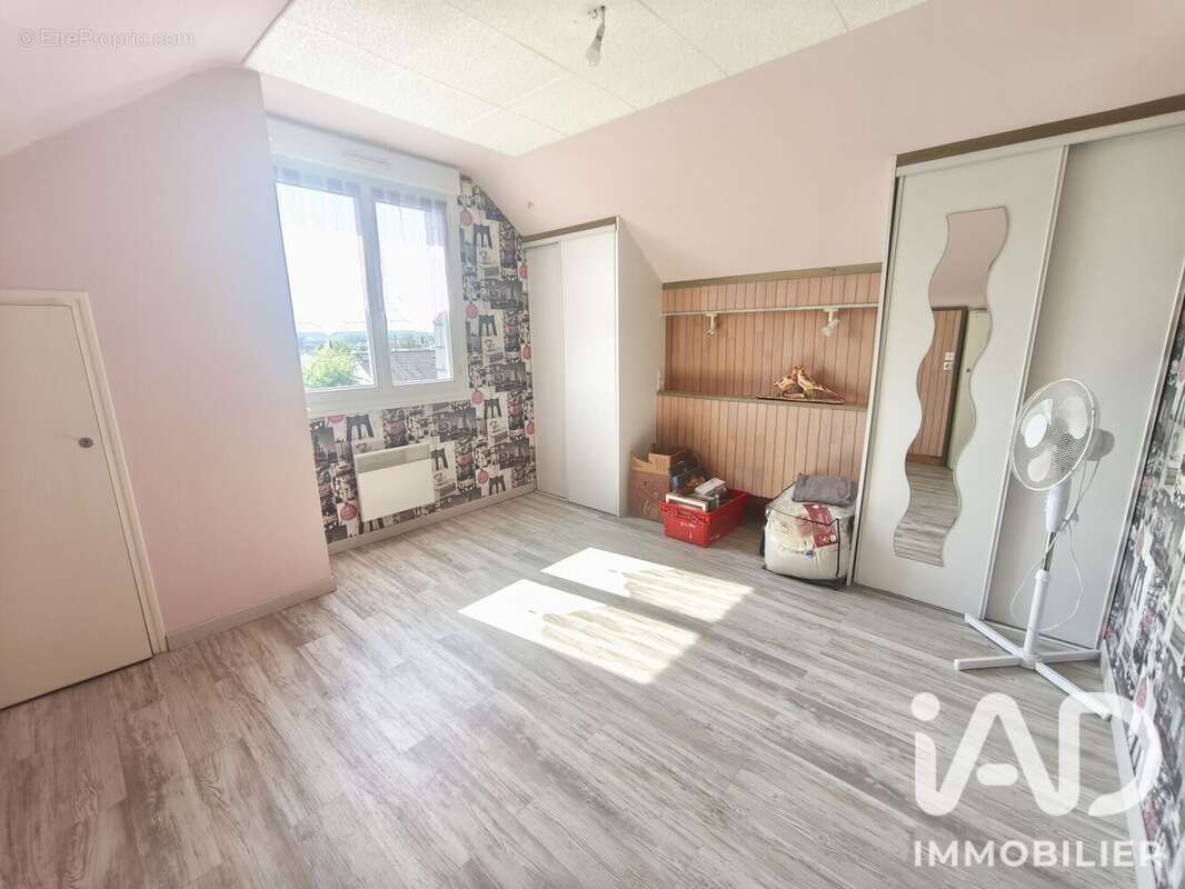 Maison 124 m² à Saint-Berthevin  - photo 9