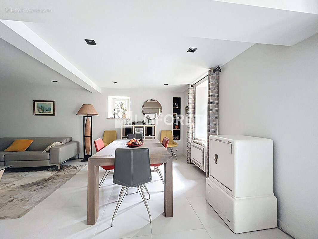 Maison à LINAS