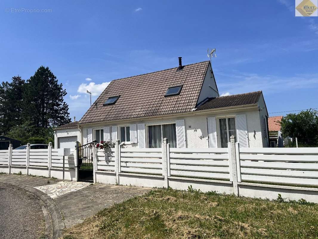 Maison à NEONS-SUR-CREUSE