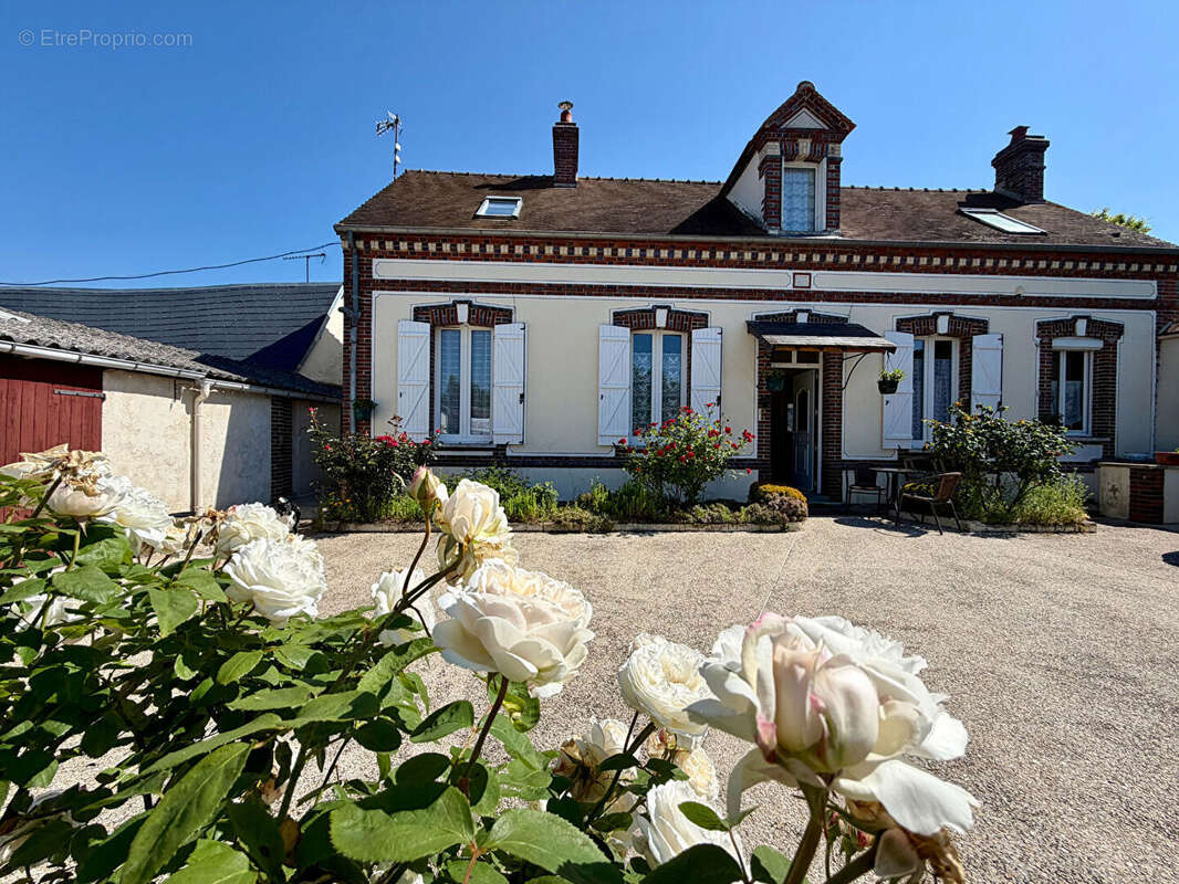 Maison à DAMVILLE