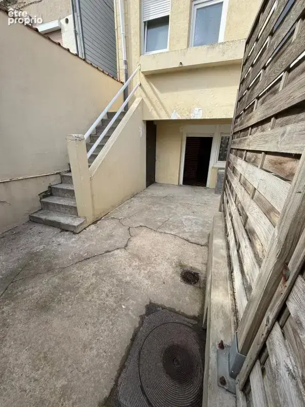 À 300 m de la plage, appartement 2 chambres entièrement rénové et vendu meublé - photo 12