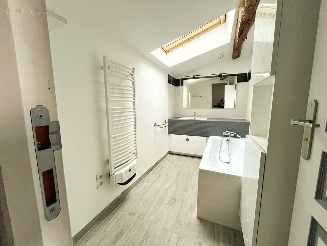 Appartement à PONTCHARRA-SUR-TURDINE