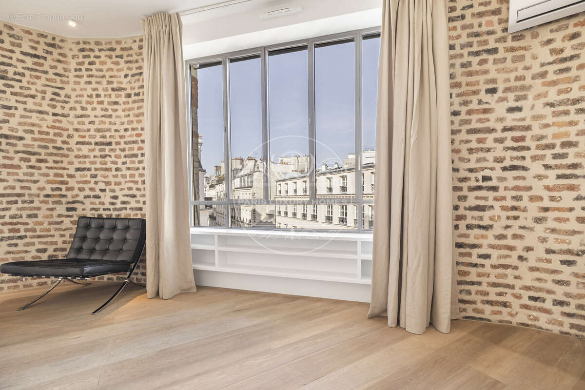 Appartement à PARIS-2E