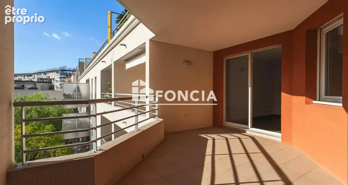  À VENDRE – T2 avec grande terrasse et parking privatif – Secteur Chateaubanne, La Seyne-sur-Mer - photo 2