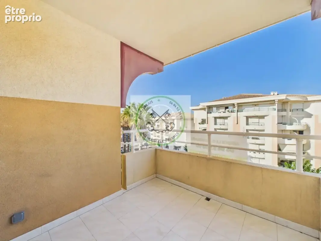 Appartement  meublé 2 pièces rénové avec vue mer et port - photo 13