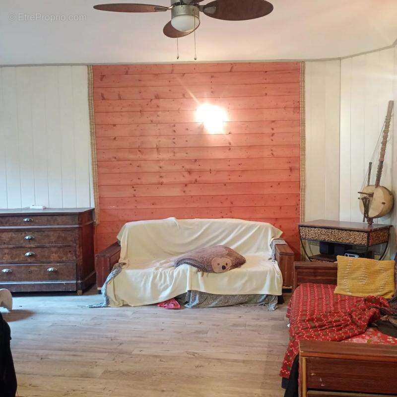 Maison à SAINT-CHRISTOPHE-SUR-DOLAISON