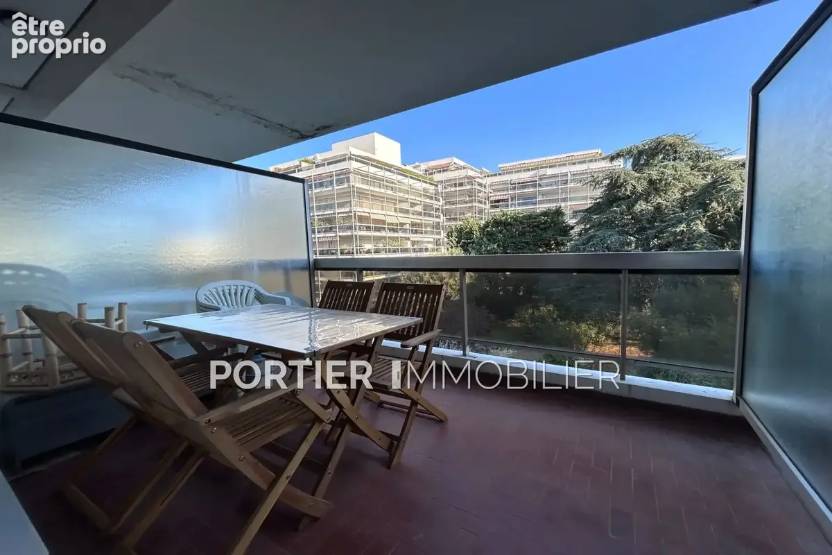 Appartement 1 pièce 27 m² à vendre à Antibes (06600) - photo 2