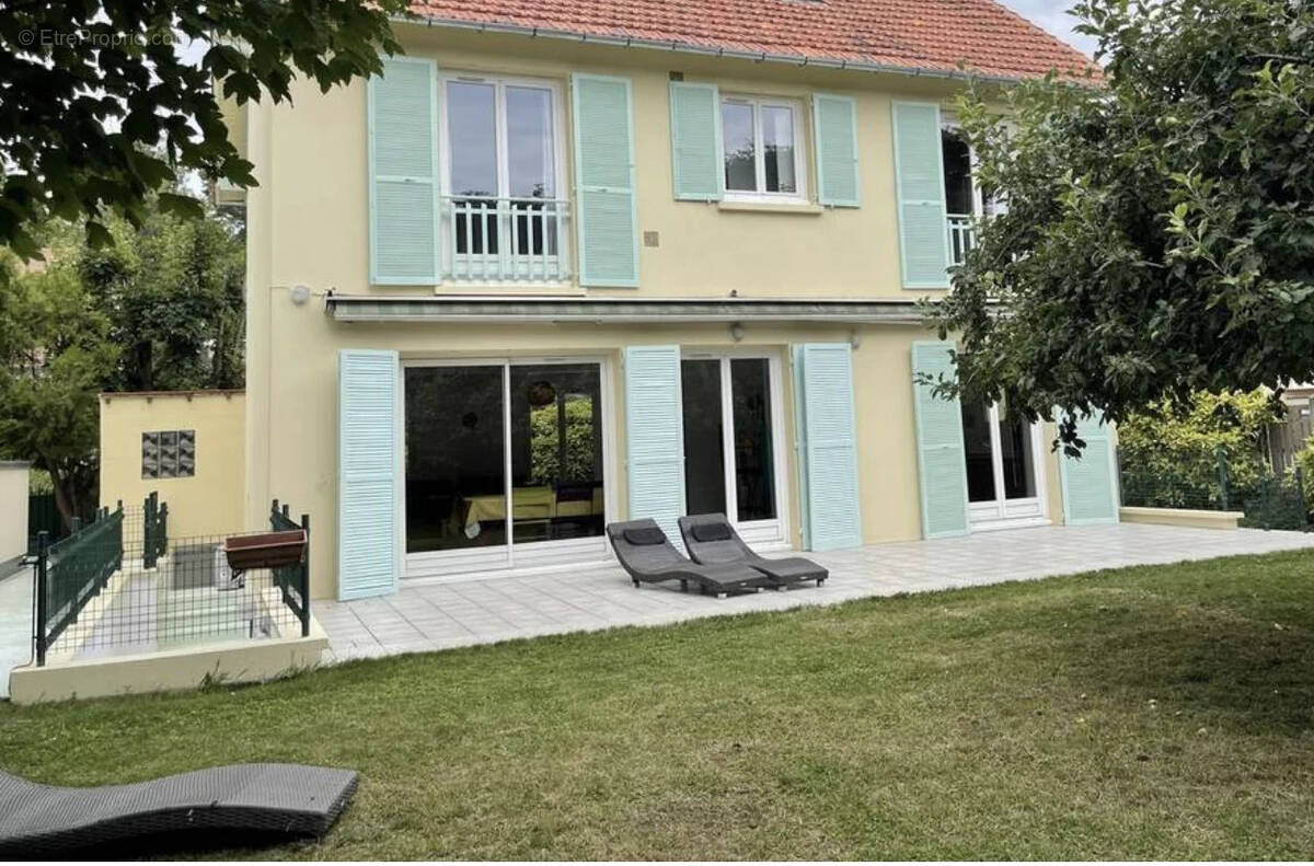 Maison à SAINT-MAUR-DES-FOSSES