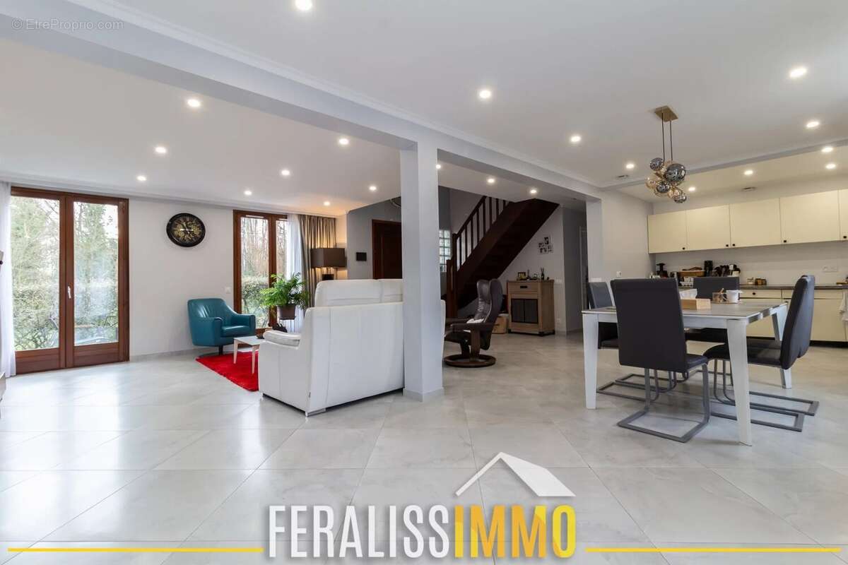 Maison à VAUX-SUR-SEINE