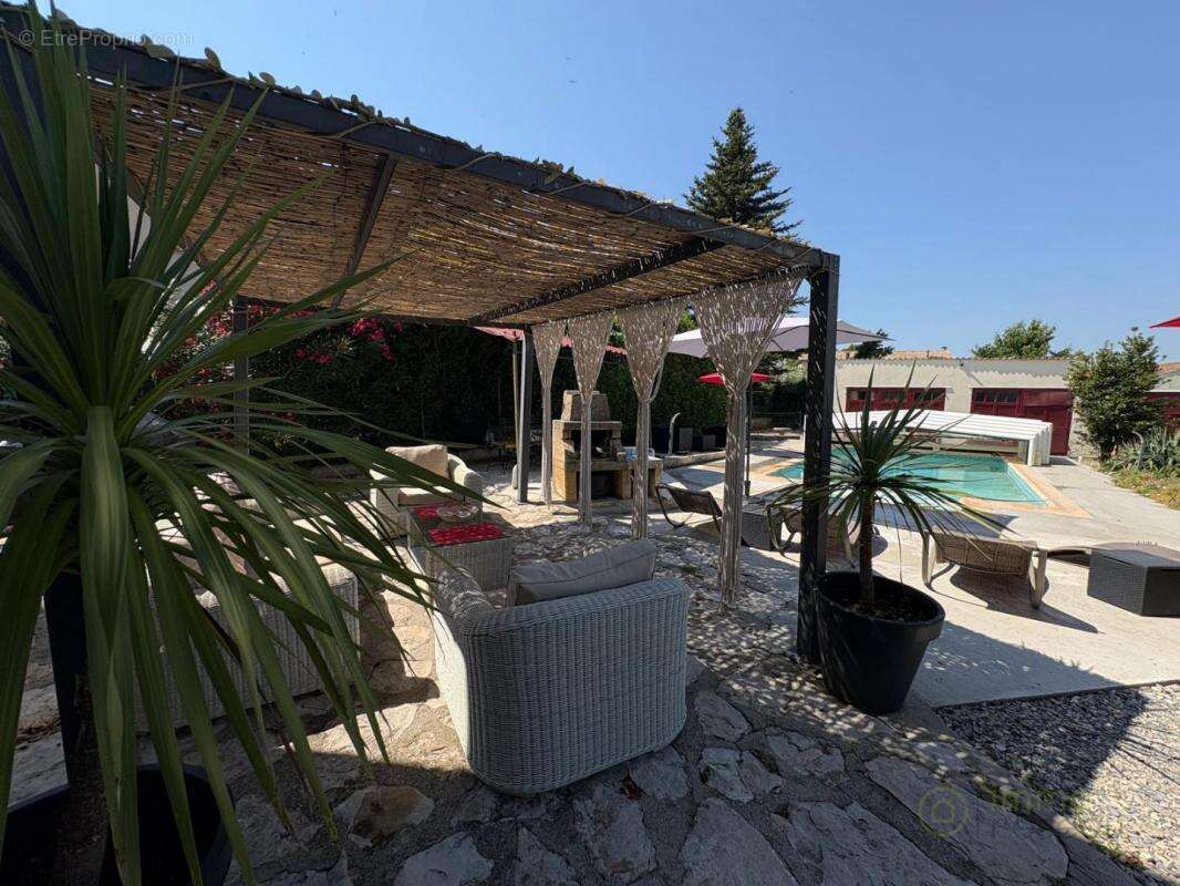 Maison 137 m² à Les Mees  - photo 6