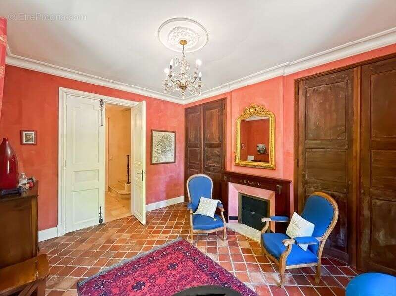 Aux portes de LECTOURE, superbe maison de 9 pièces principales avec jardin - photo 10