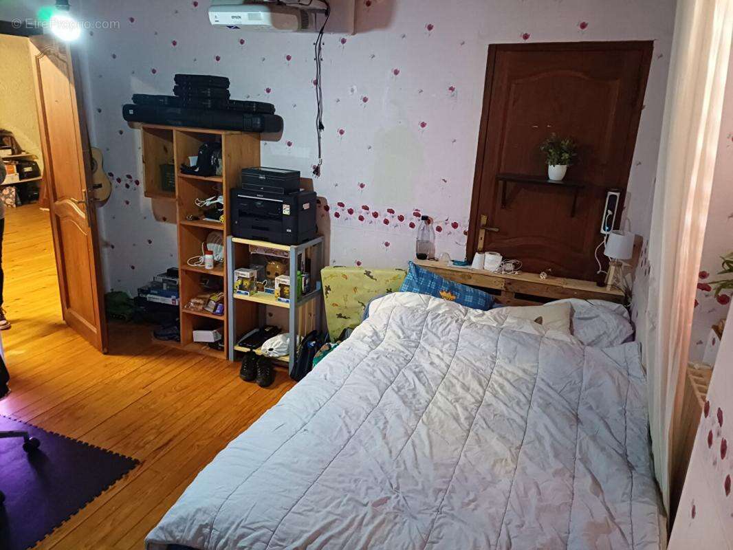 Maison à LES OLLIERES-SUR-EYRIEUX