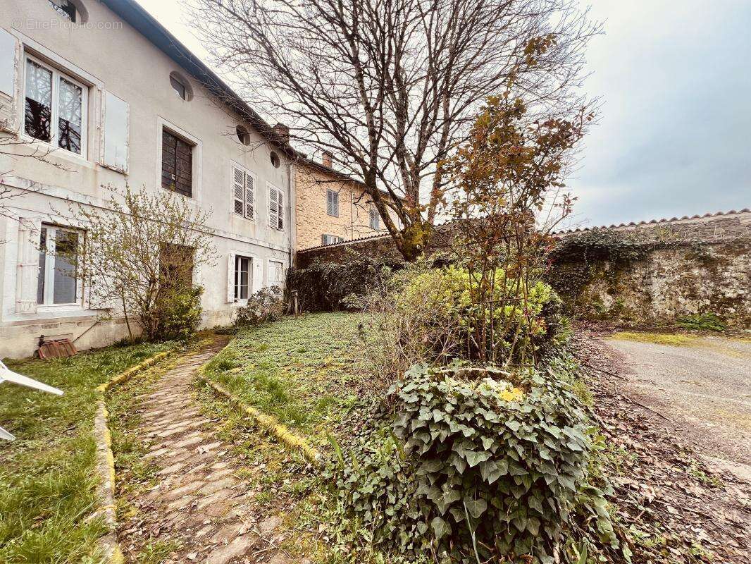 Appartement à AIXE-SUR-VIENNE