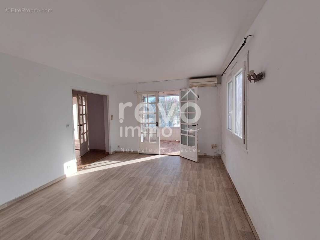 Maison à LA BAUME-DE-TRANSIT