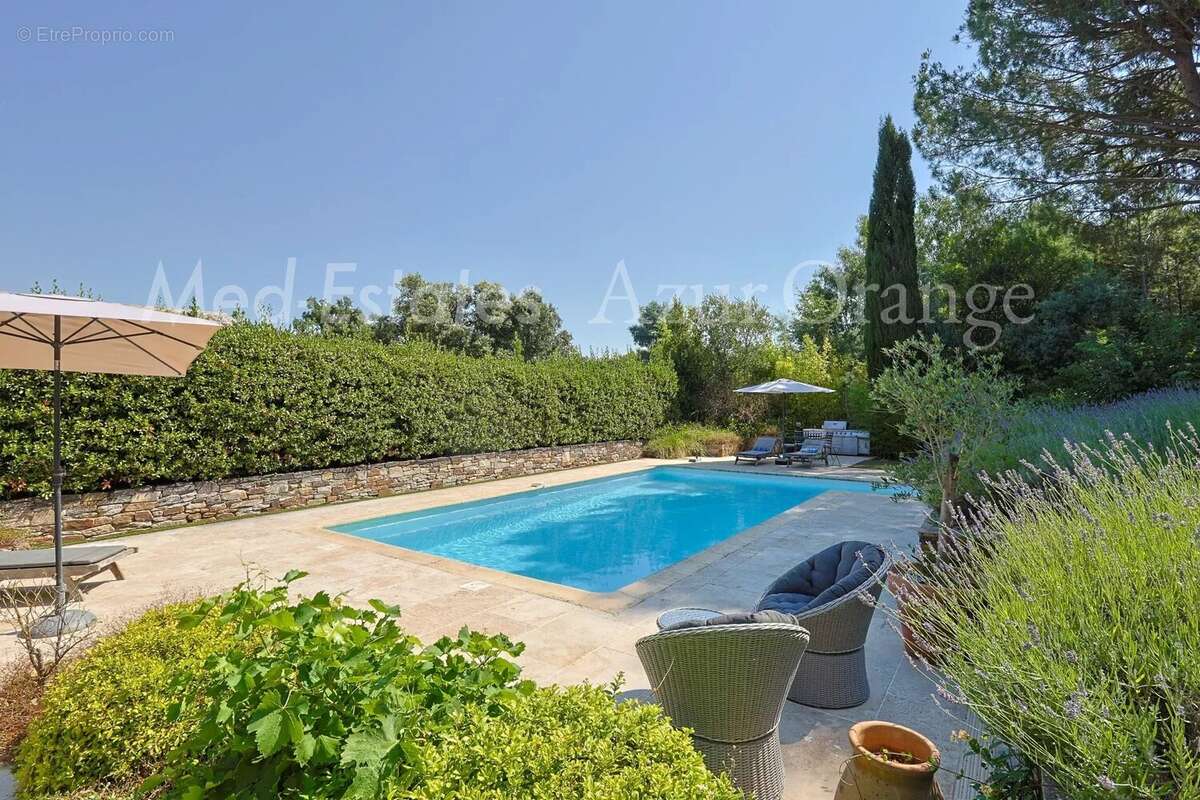 Maison à PLAN-DE-LA-TOUR